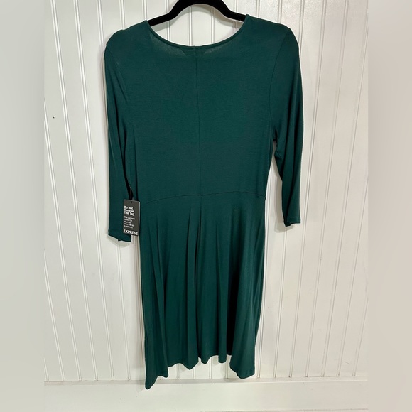 NWT Express Green Dress size Medium - Picture 2 of 3